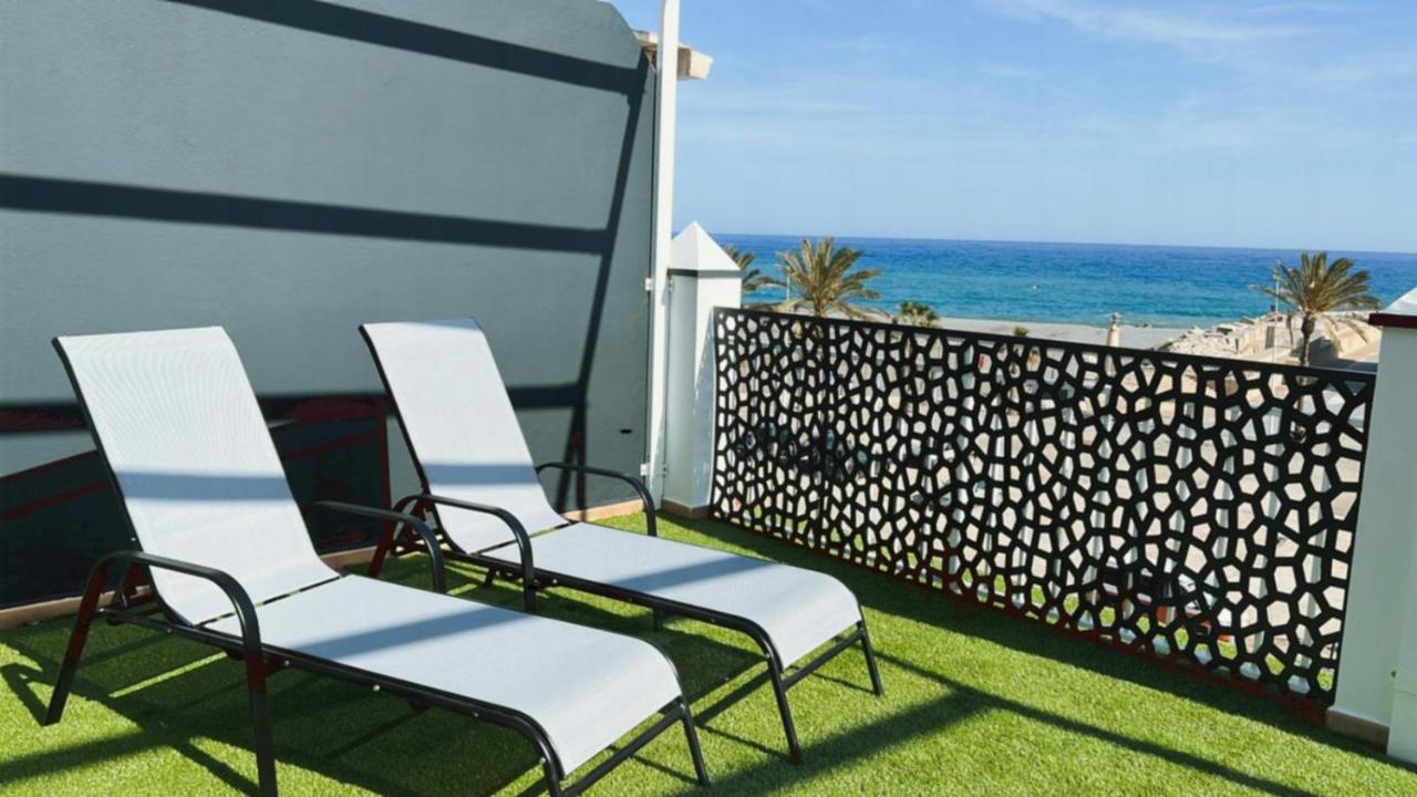 Apartamentos La Caleta カレタ・デ・ベレス エクステリア 写真