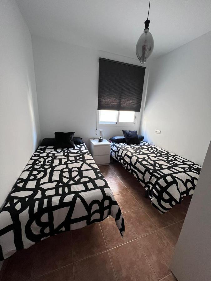 Apartamentos La Caleta カレタ・デ・ベレス エクステリア 写真